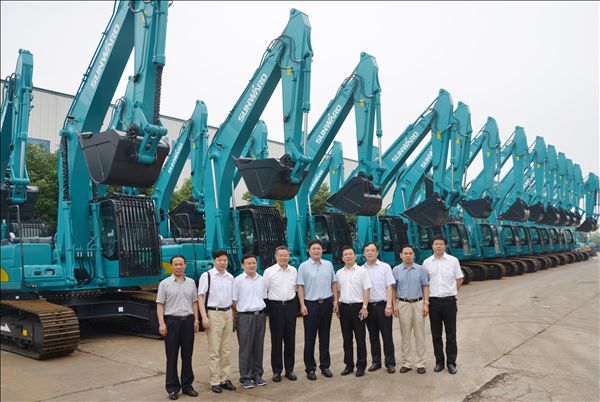 河南永煤集团董事长曹志安一行莅临山河智能考察