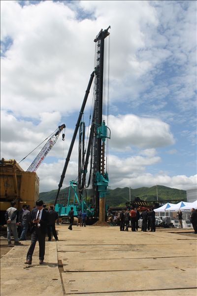 来自中国的你——山河智能强力多功能钻机精彩亮相韩国