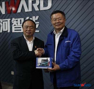 省科技厅厅长彭国甫一行到山河智能调研