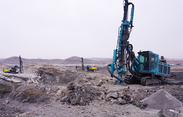 再战国际领先品牌，山河智能露天液压钻车一举成名