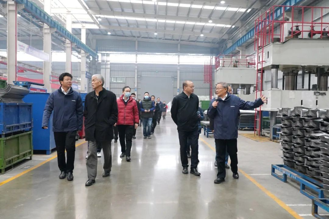 山河工业城来了500人的参观团