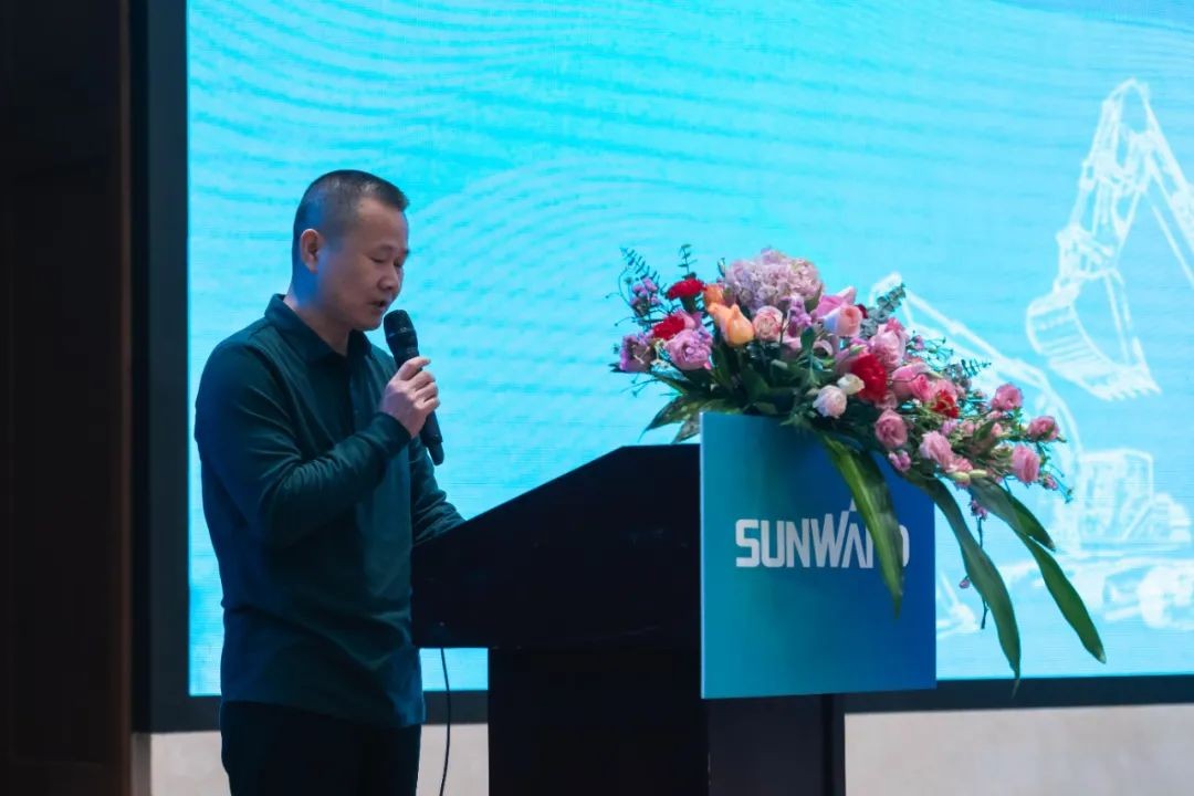 同心克难再腾飞，携手齐心冲万台——2021山河智能挖掘机经销商年会圆满召开