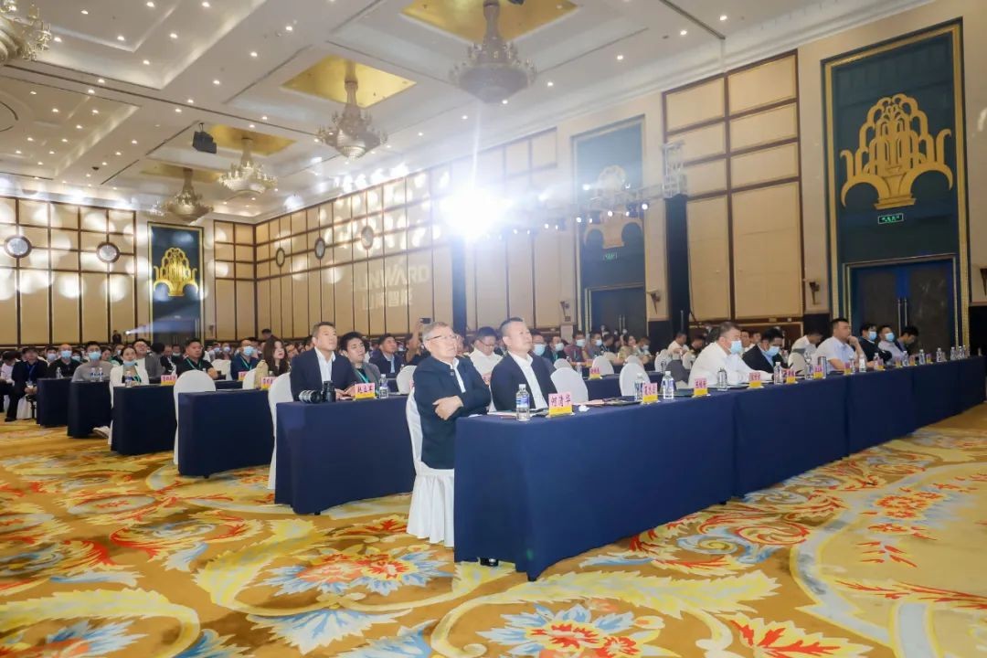 “爆品”出击!山河智能客户交流会签约超8亿元