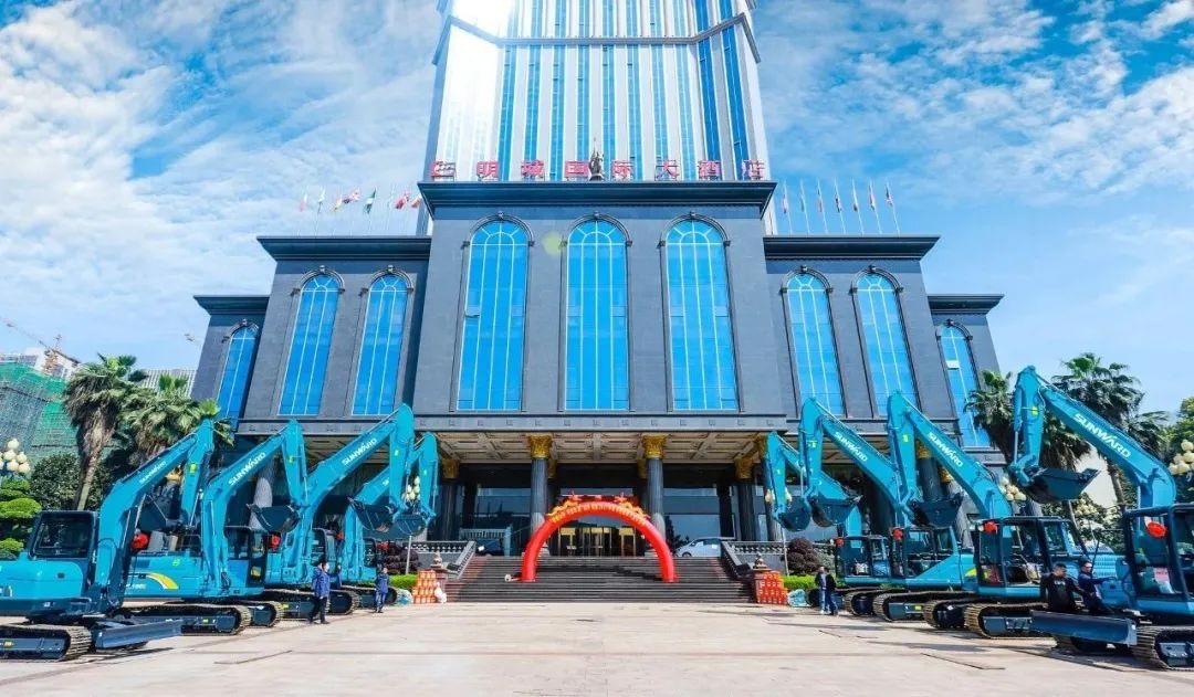 山河智能挖掘机春季订货会长沙会场侧记