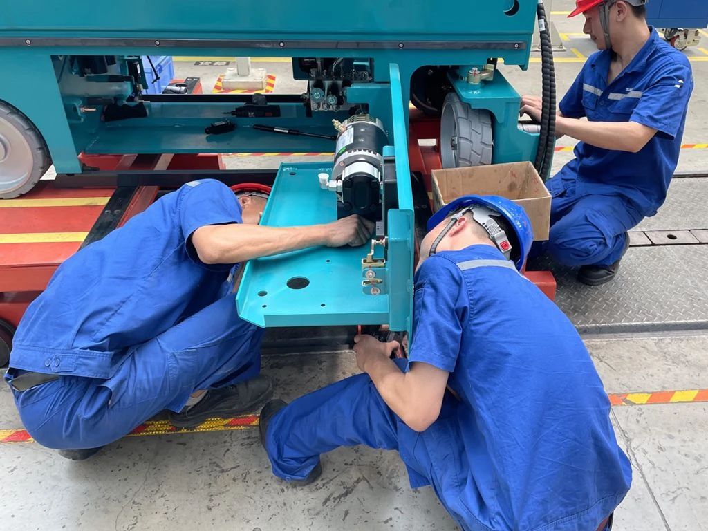 山河智能“蓝精灵”们在平凡岗位的坚守与奉献