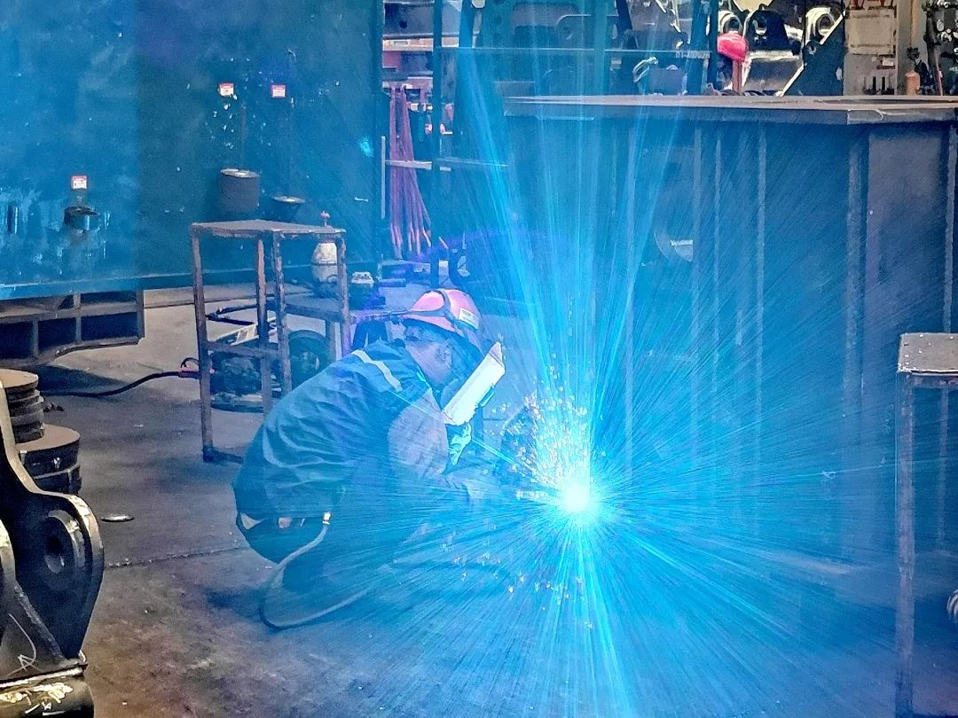 图集 | 战高温!致敬坚守一线的他们