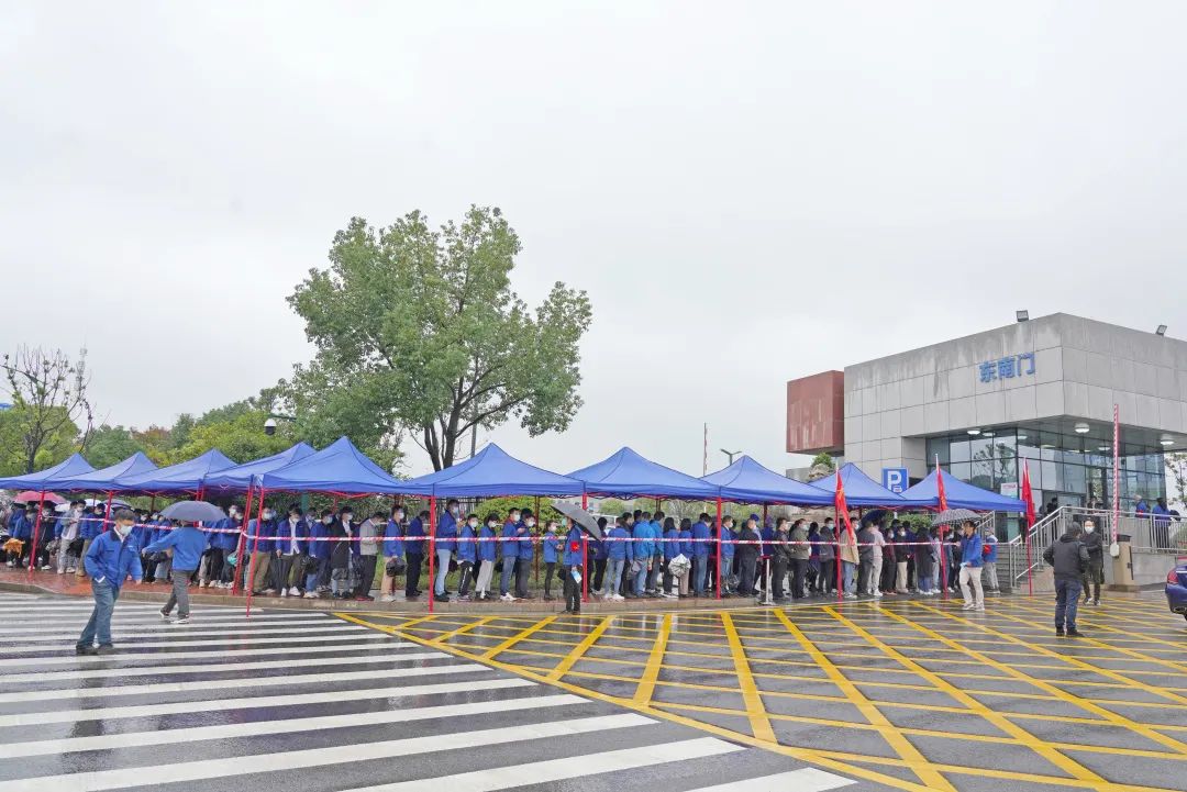 采样完成率近100%!山河智能第一时间开展全员核酸检测,保障安全生产