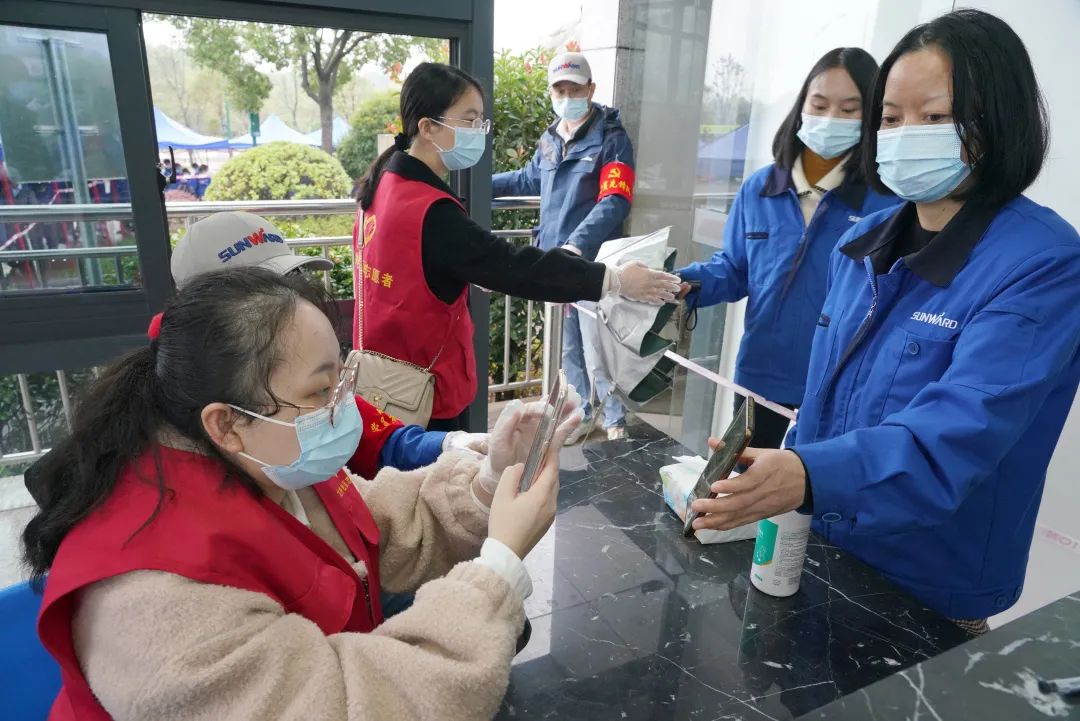 采样完成率近100%!山河智能第一时间开展全员核酸检测,保障安全生产