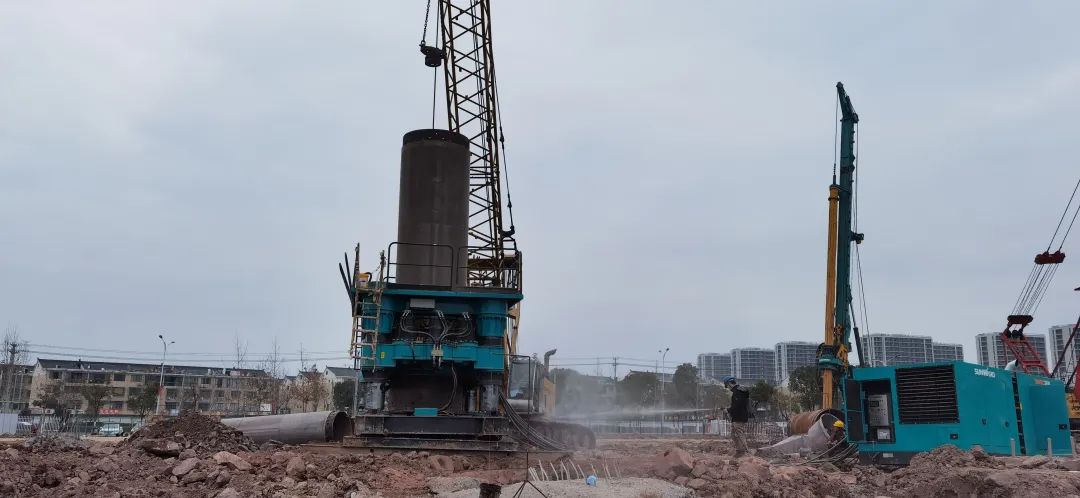 利器出击!山河智能SWRC260全回转全套管钻机成功完成首钻