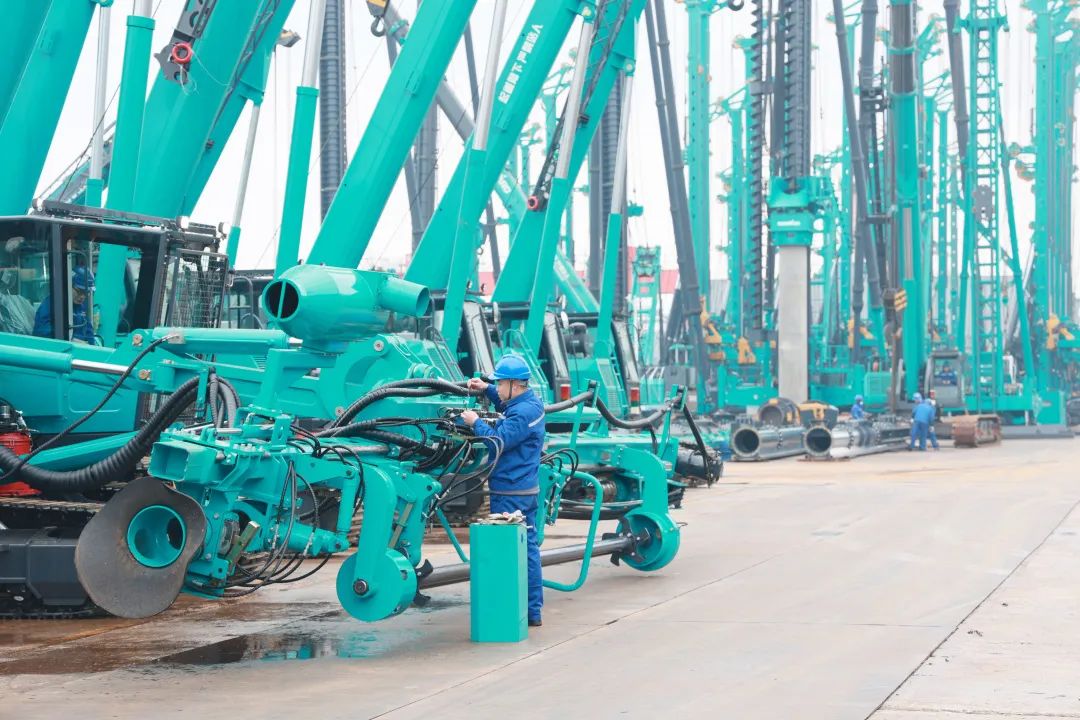 向着冲刺目标全力以赴！山河智能正式开工