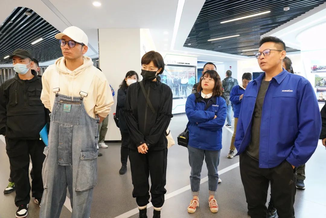 硬实力+软名片!山河智能协拍电视剧《重中之重》开机