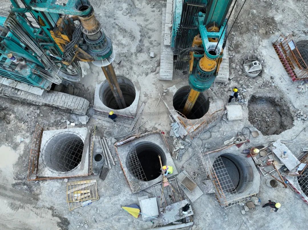 展现施工“奇效”！山河智能旋挖钻机强势助力炉慈高速公路建设