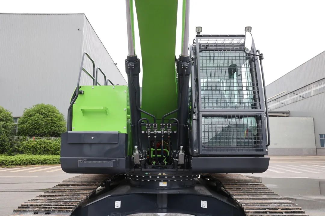 征战川藏铁路!山河智能新一代电动挖掘机成功交付