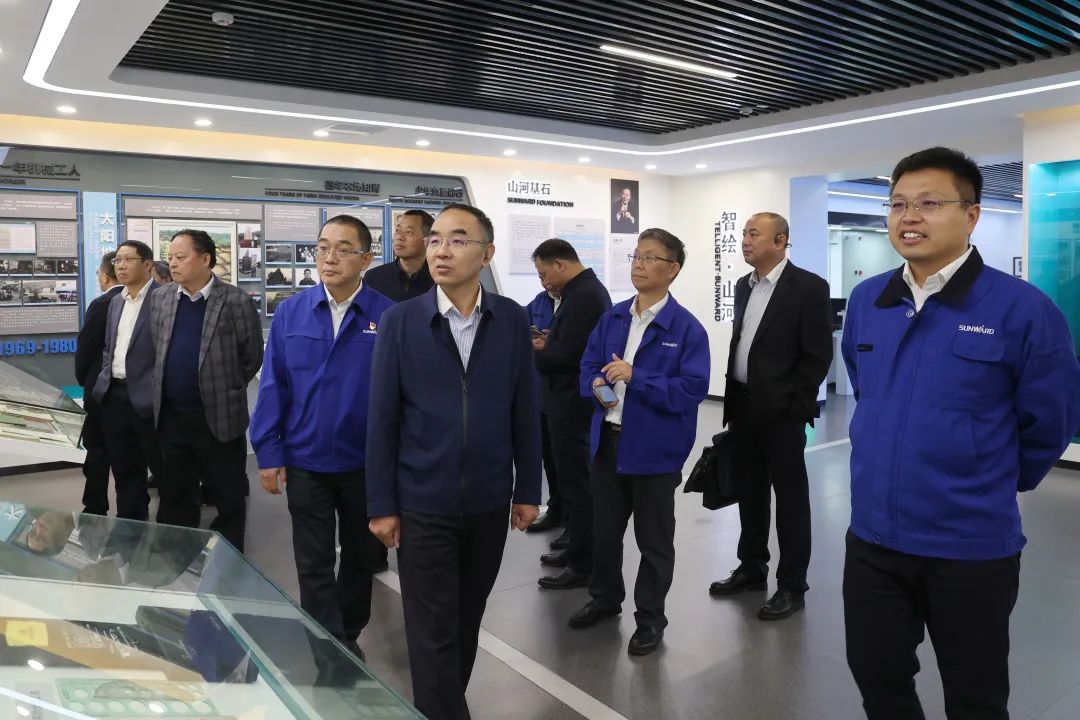 强强联合,夯实湖南工程建设湘军!山河智能与湖南路桥签订战略合作协议