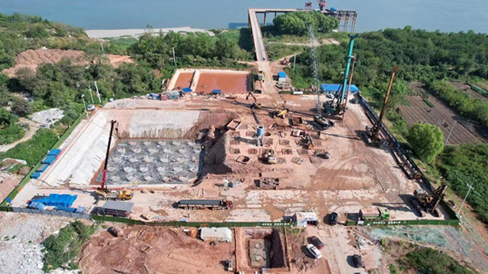 超级“桩”备实力亮剑！山河智能携手武汉乐成建设攻克燕矶长江大桥复杂地层施工难题