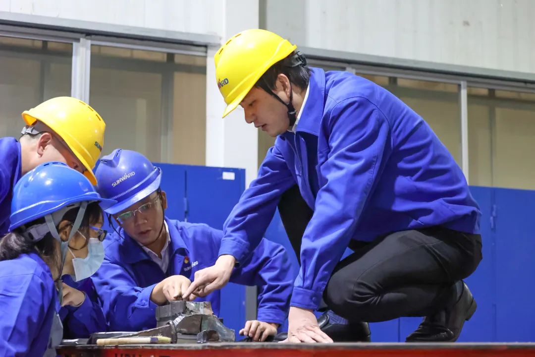 人民日报 | 山河智能青年工程师范峥嵘:抓住自主创新生命线