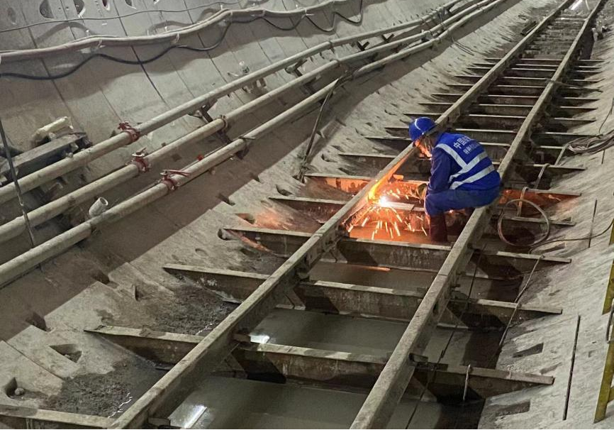 再传捷报!中铁山河盾构机顺利贯穿深圳地铁3号低碳站~坪西站左线