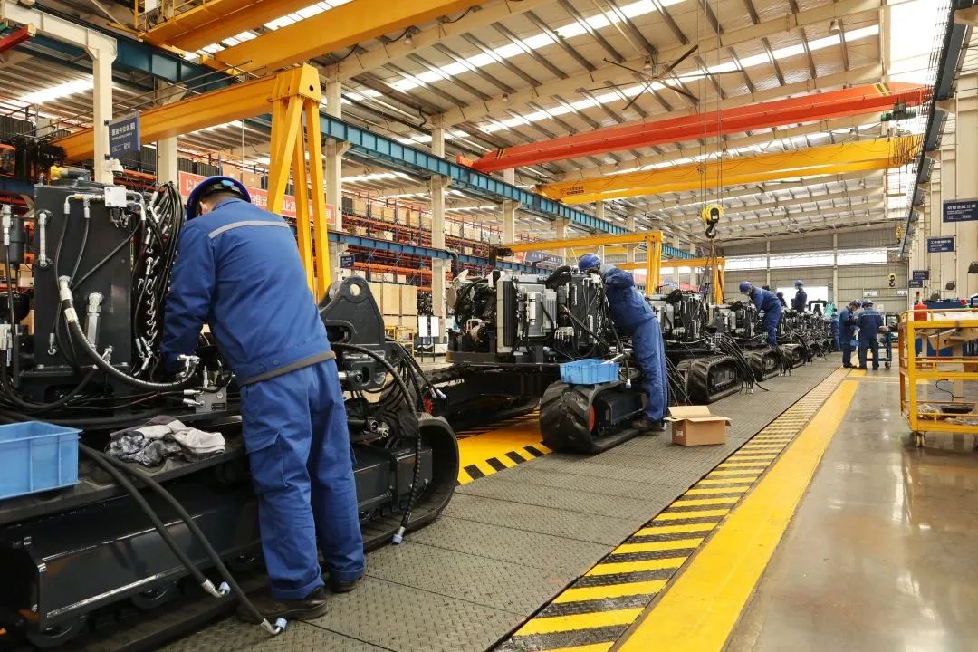 莫道君行早，更有早行人！山河智能癸卯兔年开工大吉