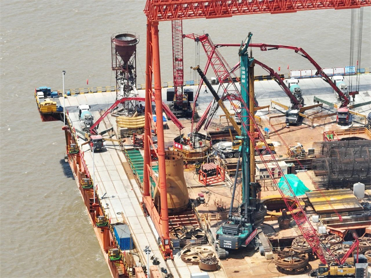 捷报！山河智能完成“全球最大”6.3米直径旋挖桩成孔成桩