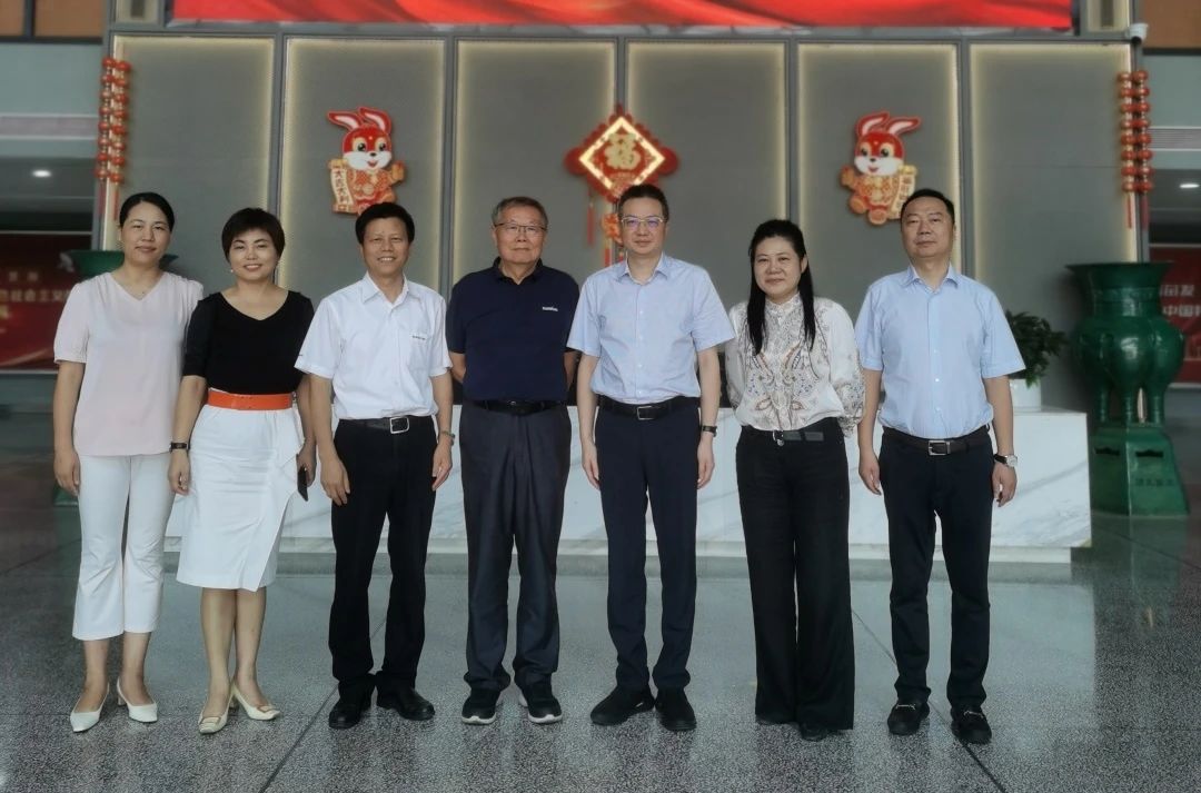 长沙市人民政府副市长、市工商联主席康镇麟调研山河智能