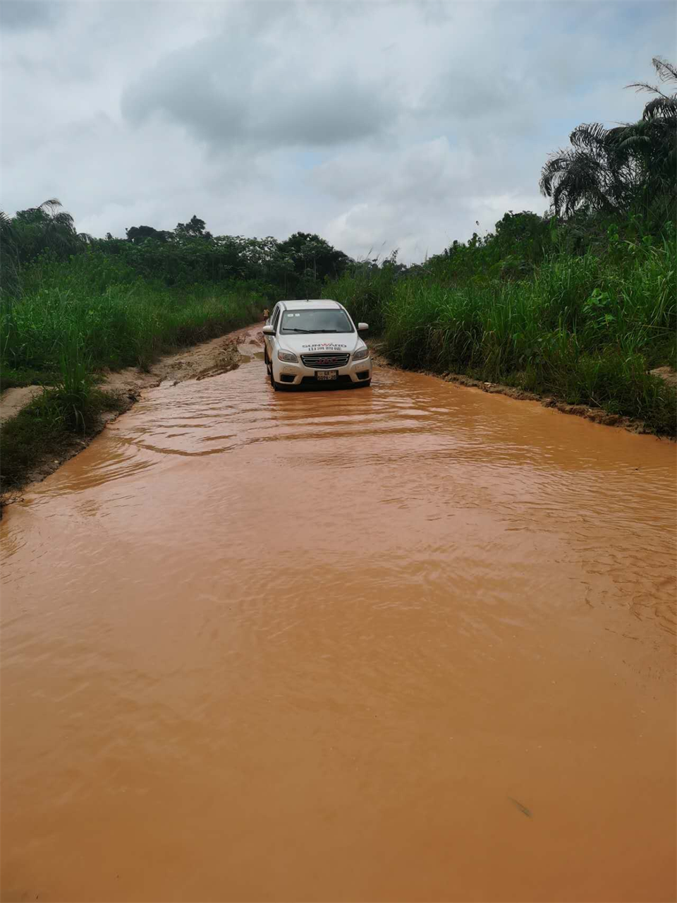 品质山河，用心服务！山河智能服务万里行活动走进非洲加纳