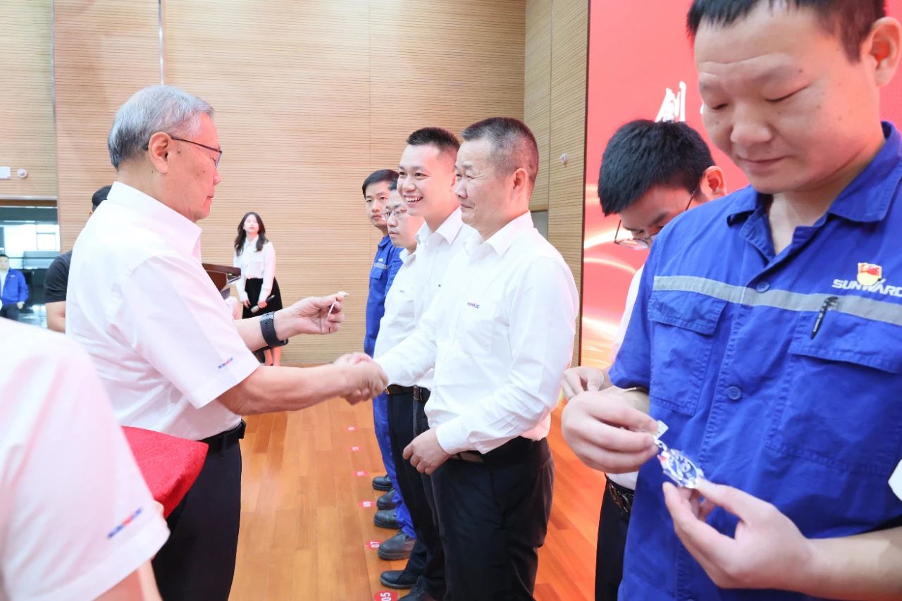 强信心 聚合力 共建美好家园——庆祝山河智能成立24周年表彰大会隆重召开