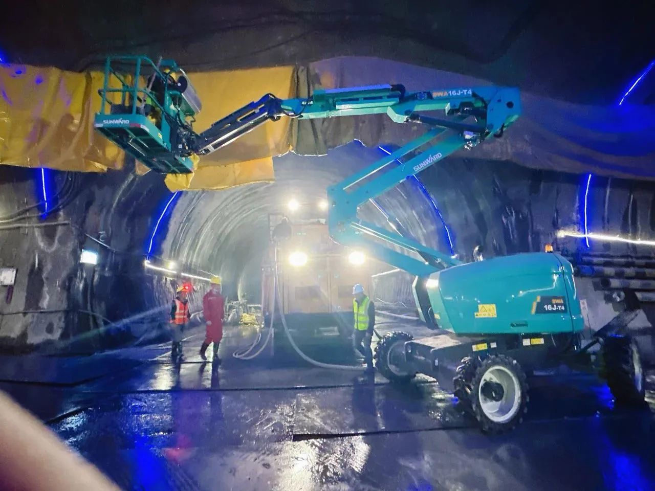 不惧高海拔挑战!山河智能高空机械实力助建川藏铁路