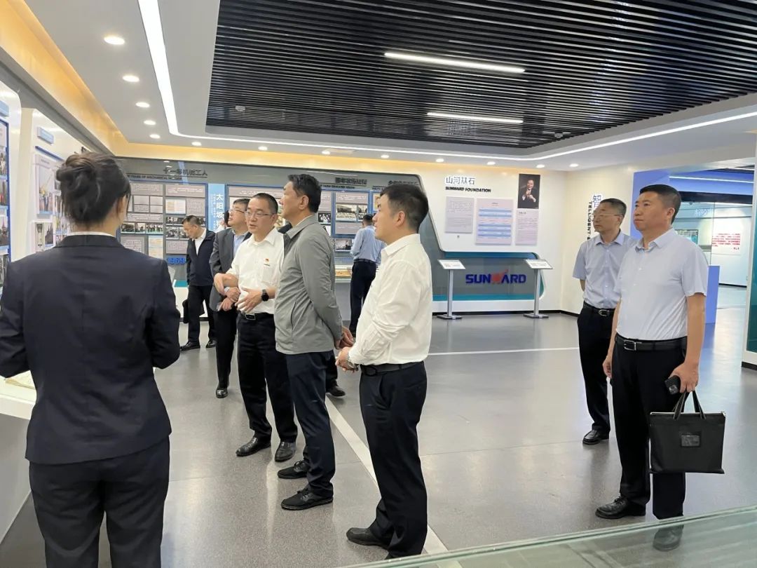 中煤平朔党委书记、董事长陈建一行调研山河智能
