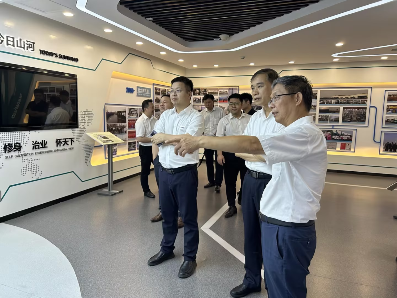 深化交流合作!广州港李明忠副总经理率队莅临山河智能考察交流!
