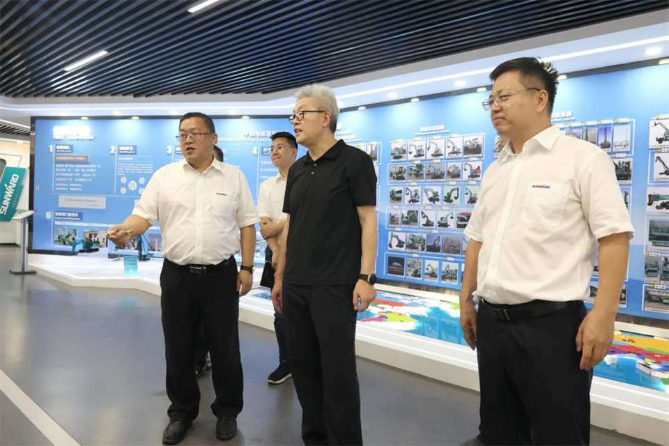 中国五矿工会主席、职工董事张晔到山河智能调研交流