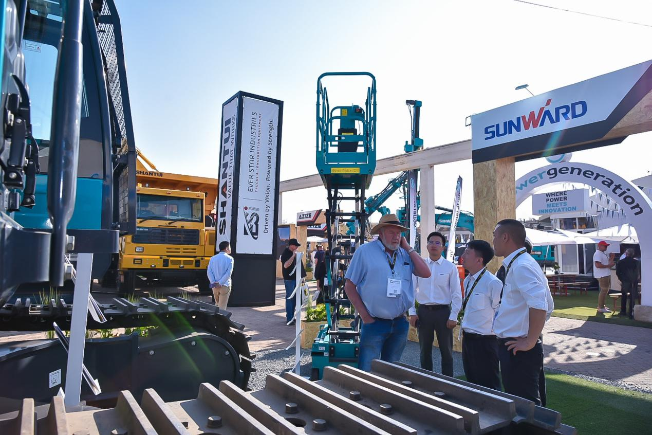 跨越山海,重器远航!山河智能亮相南非最大矿业展会