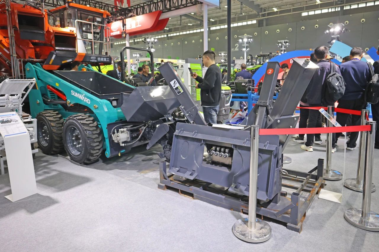 聚焦智能化、无人化!山河智能携多款产品亮相2024中国国际农业机械展