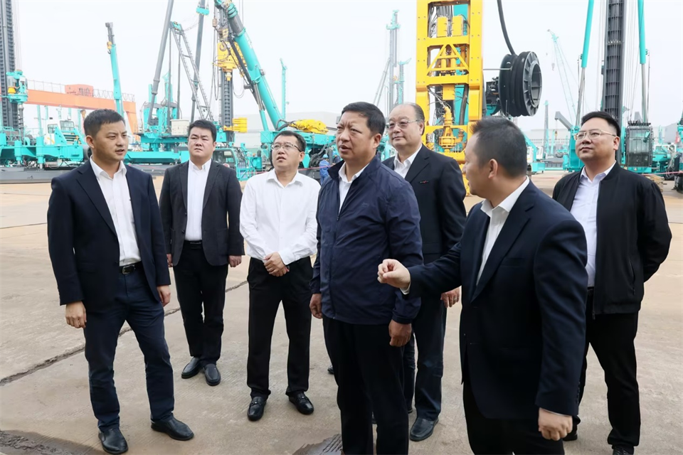 同船出海，共赢未来！中铁九局副总经理刘峻峰一行到访山河智能