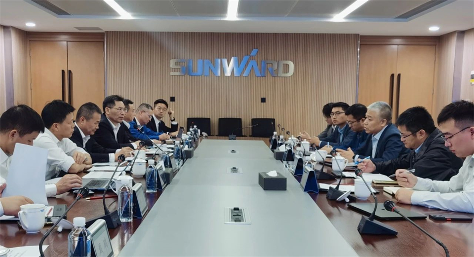 产业协同,共赢未来!远景动力中国区总裁赵卫军一行考察山河智能