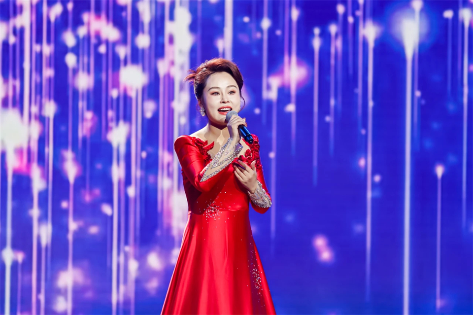 创新引领价值 理想成就未来——庆祝山河智能成立25周年表彰大会暨文艺晚会隆重举行