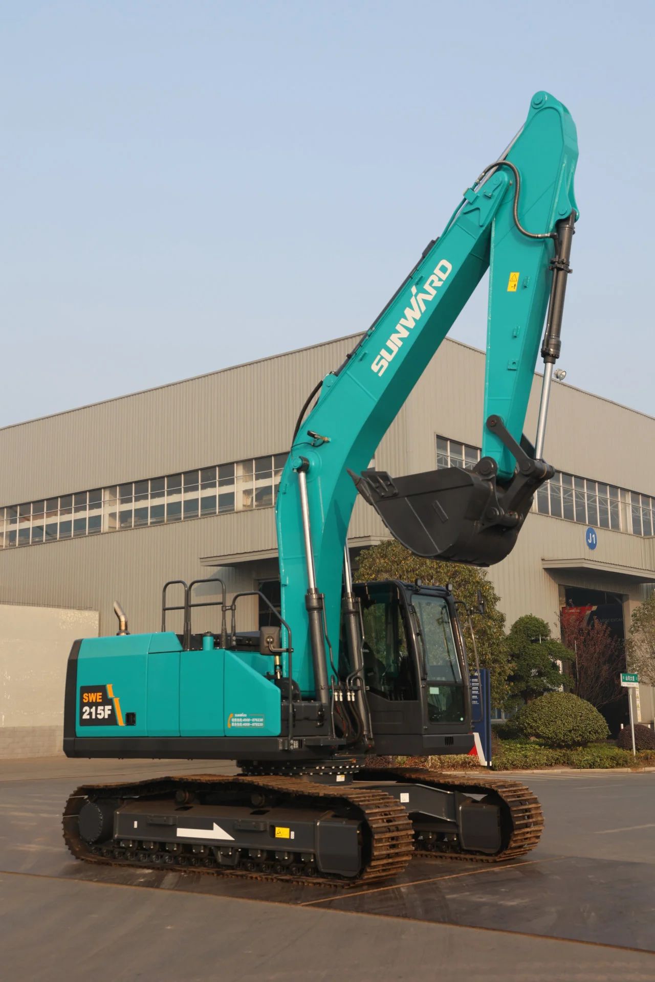 聚焦市场需求，山河智能三款精品工程液压挖掘机成功下线