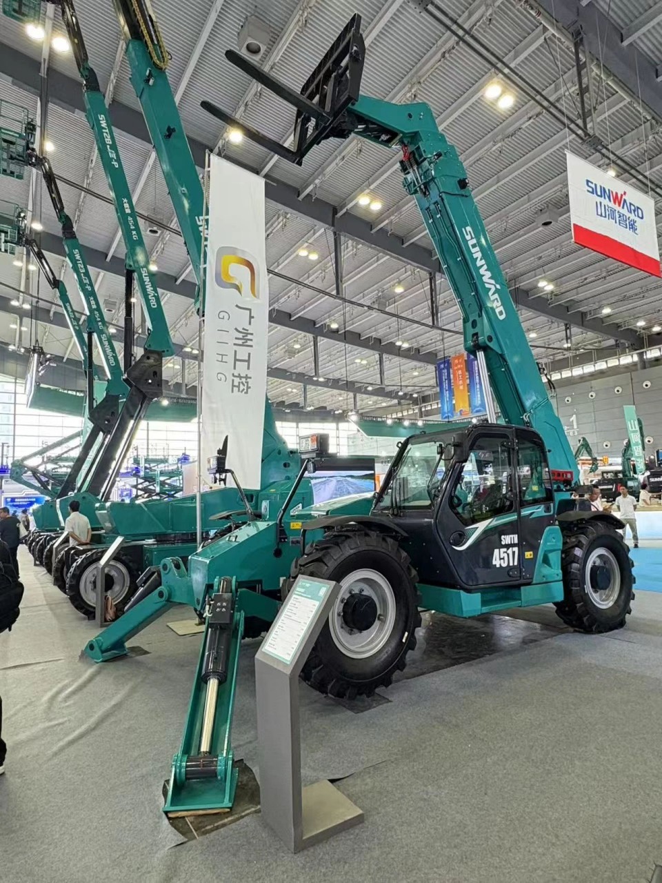 2025 CICEE | 变装升级!新一代SWTH4517叉装车硬核亮相长沙展