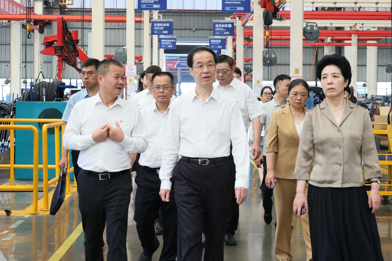 吉林省人大常委会党组书记、副主任高广滨调研山河智能