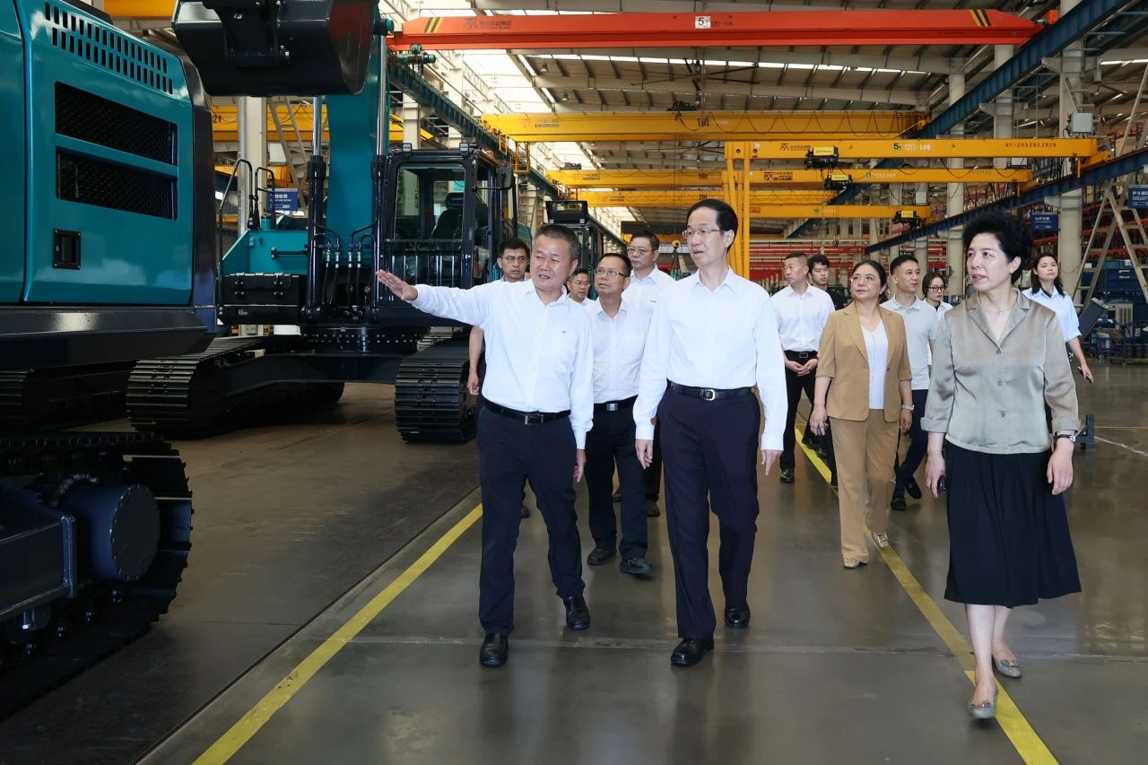 吉林省人大常委会党组书记、副主任高广滨调研山河智能